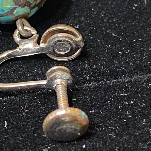 2" x 5/8" Vintage Indian Silver Earrings With Crushed Turquoise Mosaic & Screw B - Picture 9 of 11